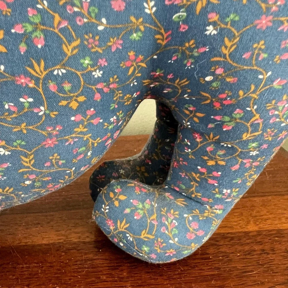 Vintage Fabric Cat Floral Cottage Style Country Decor